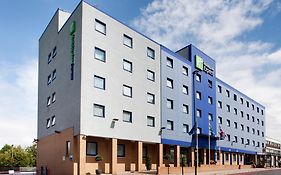 Holiday Inn Express Park Royal London